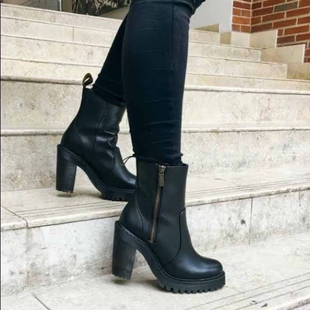 Dr. Martens Magdalena Black Leather Platform Chunky Heel Ankle Boots US 7
